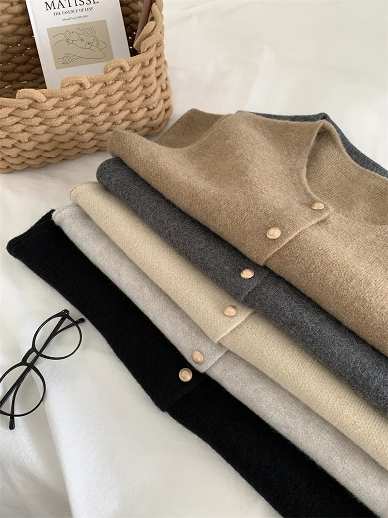 Korean Knitted Sleeveless Cardigan – Elegant, Slim Fit, Casual Fashion, Autumn Wear