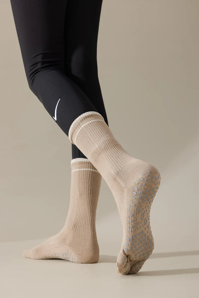 Five Toe Silicone Non-Slip Yoga Socks – Soft, Breathable, Ballet Dance, Fitness, Sports, Anti-Slip Pilates Socks for Ladies
