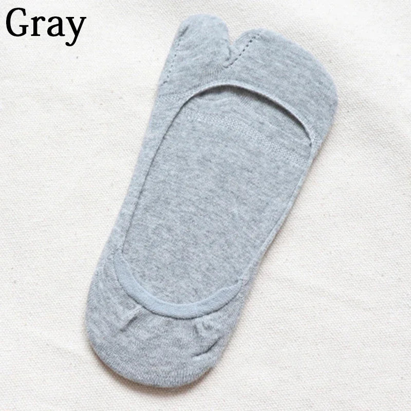 Women's Two Finger Socks – Summer Thin, Non-slip, Invisible Low Cut Boat Socks, Solid Color, Breathable Cotton Tabi Socks