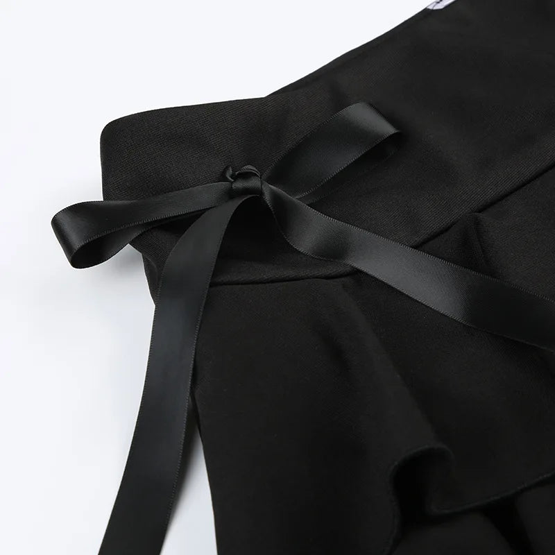 Goth Y2K Black Mini Skirt – Lace Trim, Bow Detail, A-Line, Korean Streetwear