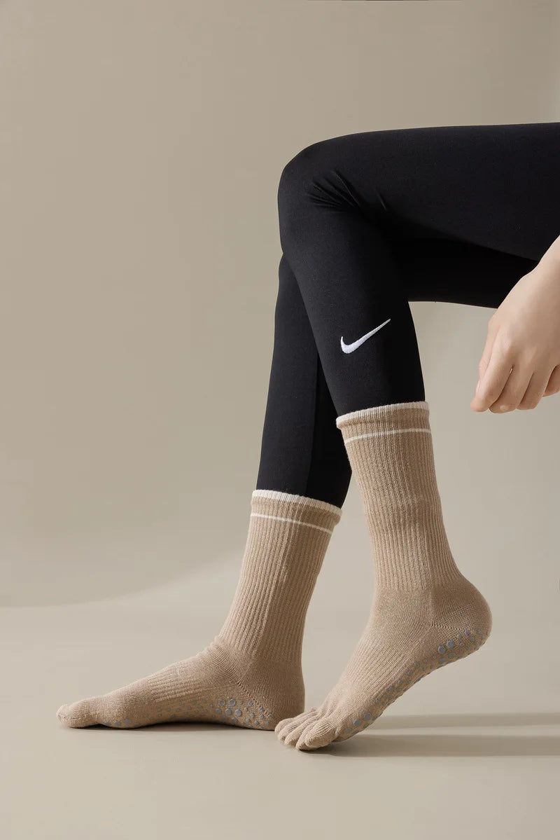 Five Toe Silicone Non-Slip Yoga Socks – Soft, Breathable, Ballet Dance, Fitness, Sports, Anti-Slip Pilates Socks for Ladies