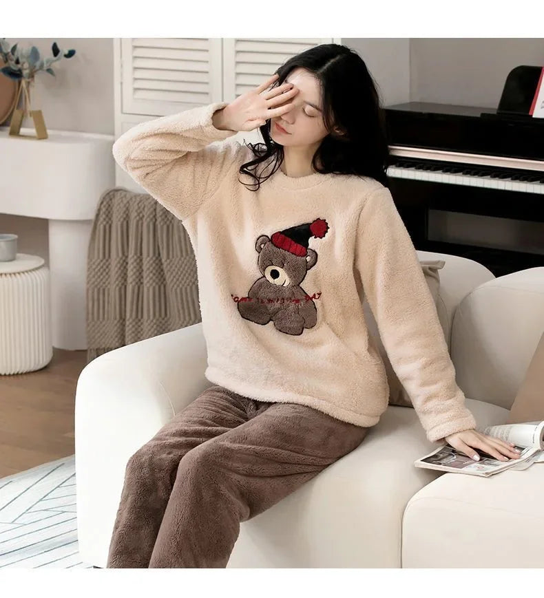 Thickened Warm Large Size Padded Fall and Winter Women's Pajamas – Top and Pants Set, Coral Velvet with Cartoon Bear, 2PCS/Set
