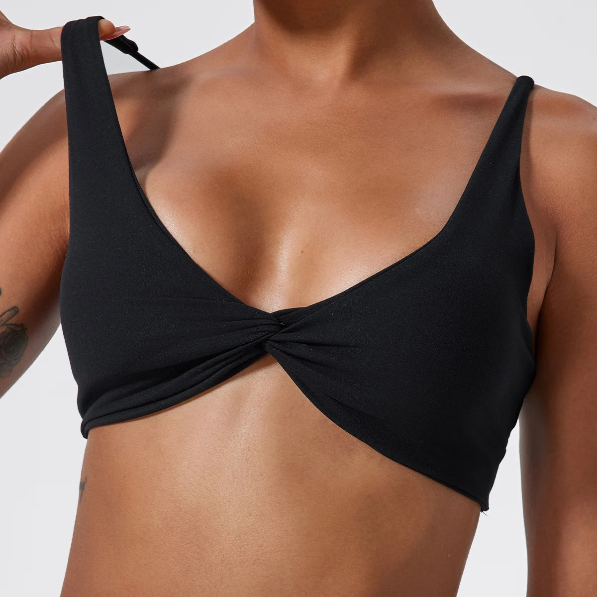 Shock-absorbing and push-up sports bra