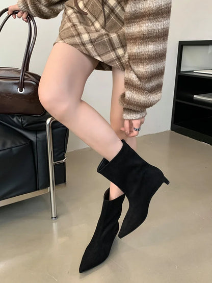 Eilyken Pointed Toe Ankle Boots for Women – Designer Vintage Thin Low Heel Shoes, Modern Short Boots, Autumn/Winter Footwear