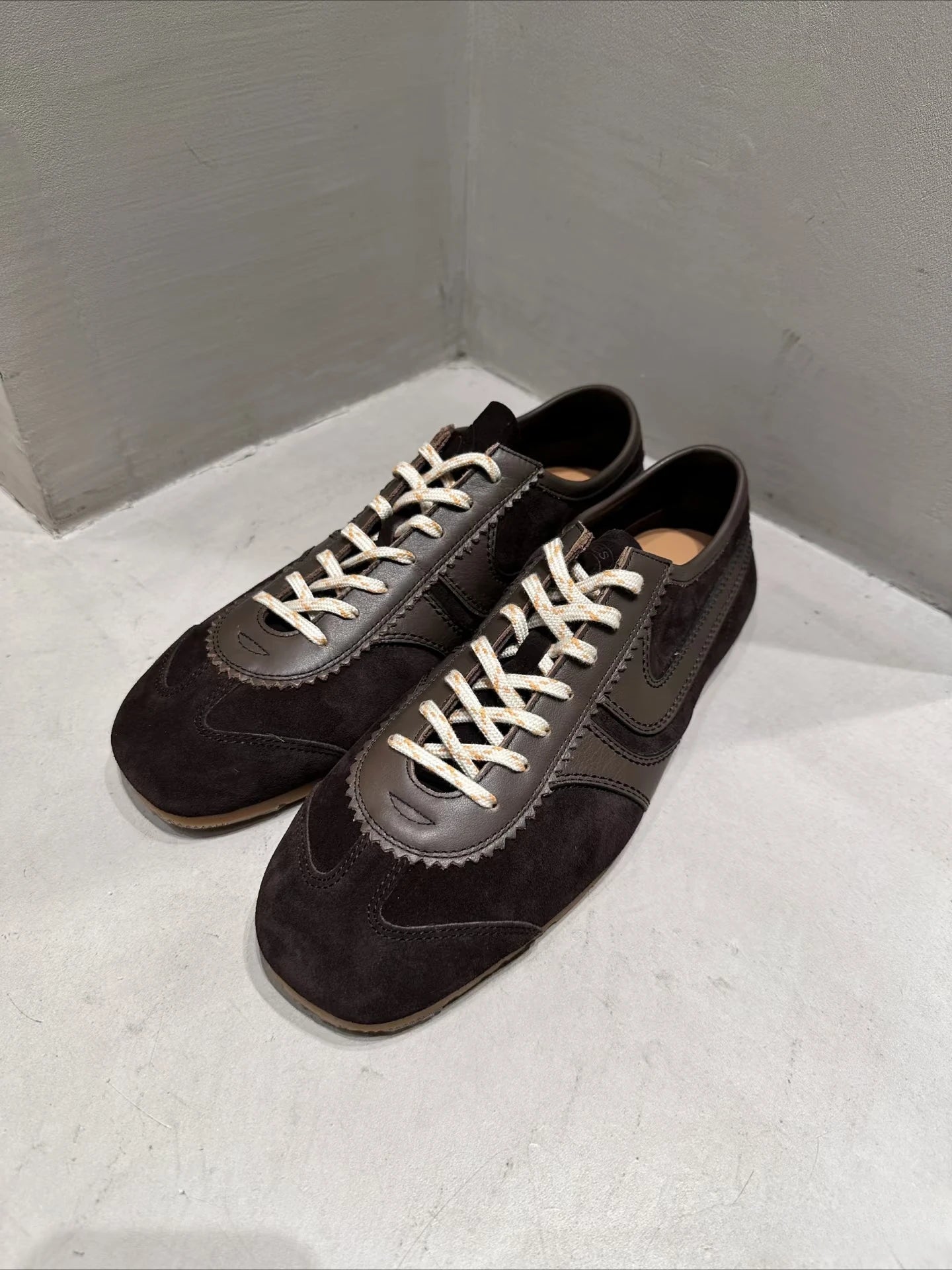 Casual Sneakers - Comfortable Deerskin Board Shoes, Lace-Up Flat Trainers for Women, Femmes Cuir Allemand Trainers, New Collection