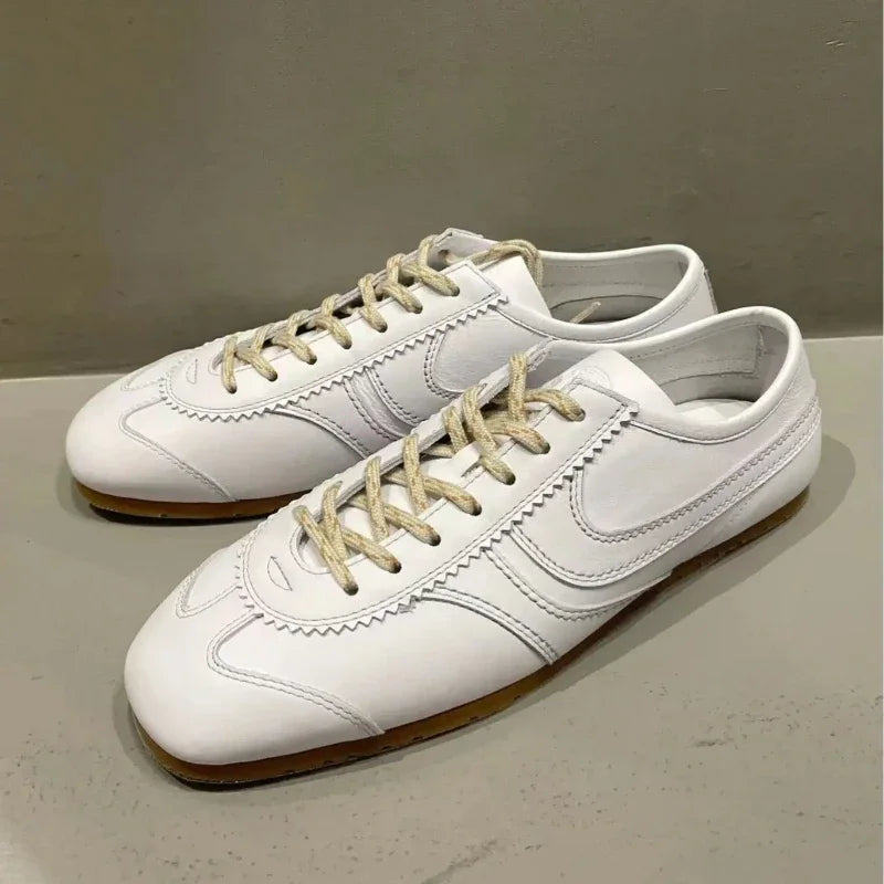 Casual Sneakers - Comfortable Deerskin Board Shoes, Lace-Up Flat Trainers for Women, Femmes Cuir Allemand Trainers, New Collection