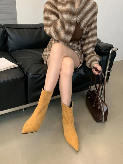 Eilyken Pointed Toe Ankle Boots for Women – Designer Vintage Thin Low Heel Shoes, Modern Short Boots, Autumn/Winter Footwear