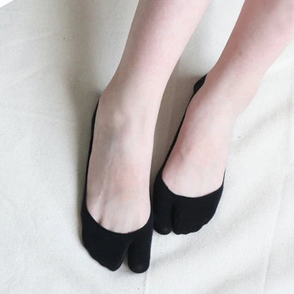 Women's Two Finger Socks – Summer Thin, Non-slip, Invisible Low Cut Boat Socks, Solid Color, Breathable Cotton Tabi Socks