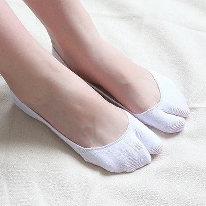 Women's Two Finger Socks – Summer Thin, Non-slip, Invisible Low Cut Boat Socks, Solid Color, Breathable Cotton Tabi Socks