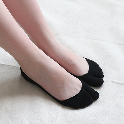 Women's Two Finger Socks – Summer Thin, Non-slip, Invisible Low Cut Boat Socks, Solid Color, Breathable Cotton Tabi Socks