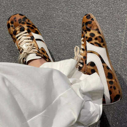 Casual Sneakers - Comfortable Deerskin Board Shoes, Lace-Up Flat Trainers for Women, Femmes Cuir Allemand Trainers, New Collection